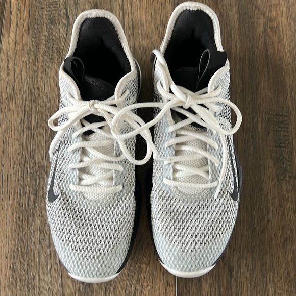 Nike Labron Witness 4 Men’s Size 8 Black White - Picture 4 of 11